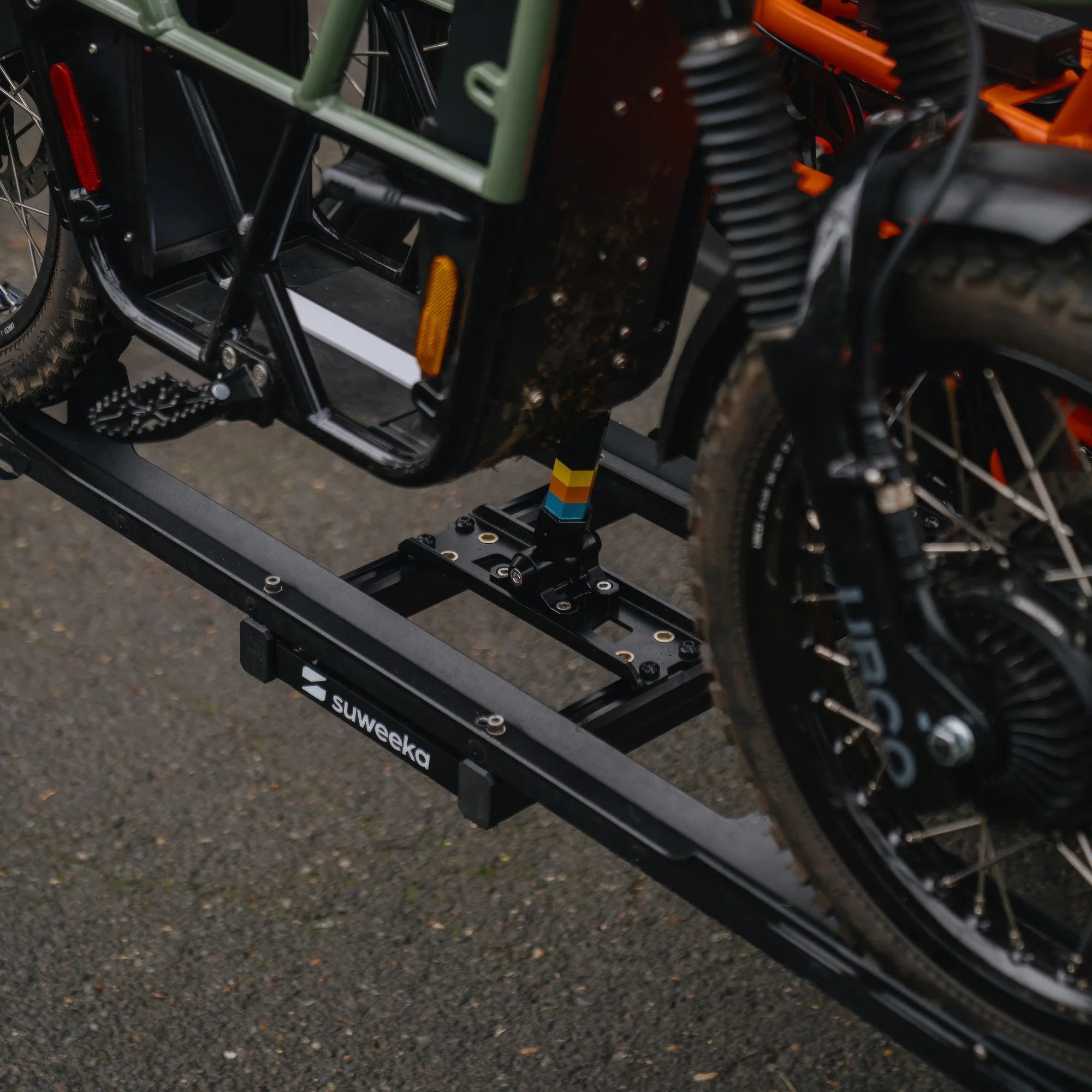 Close up of adjustable stabilizer arm